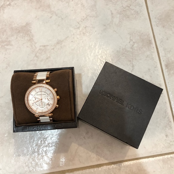 Michael Kors Watch - Picture 2 of 6